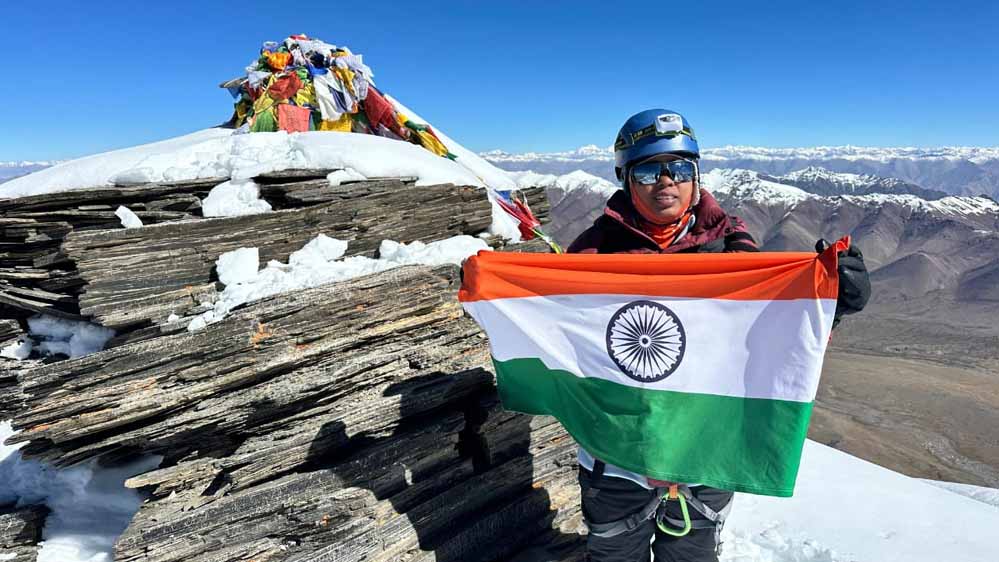बर्फीली चोटियों से मौत के मुहाने तक, अमिता श्रीवास ने पूरा किया एवरेस्ट फतह का कठिन सफर बर्फीली चोटियों से मौत के मुहाने तक, अमिता श्रीवास ने पूरा किया एवरेस्ट फतह का कठिन सफर