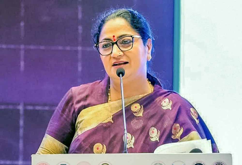 सत्य निकेतन हादसे के बाद बड़ा कदम, दिल्ली में 10 हजार छात्र-छात्राओं के लिए बनेंगे हॉस्टल सत्य निकेतन हादसे के बाद बड़ा कदम, दिल्ली में 10 हजार छात्र-छात्राओं के लिए बनेंगे हॉस्टल