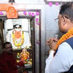 रायपुर के गोल बाजार में CM विष्णु देव साय ने की गणपति पूजा, प्रदेश की सुख-समृद्धि की कामना रायपुर के गोल बाजार में CM विष्णु देव साय ने की गणपति पूजा, प्रदेश की सुख-समृद्धि की कामना