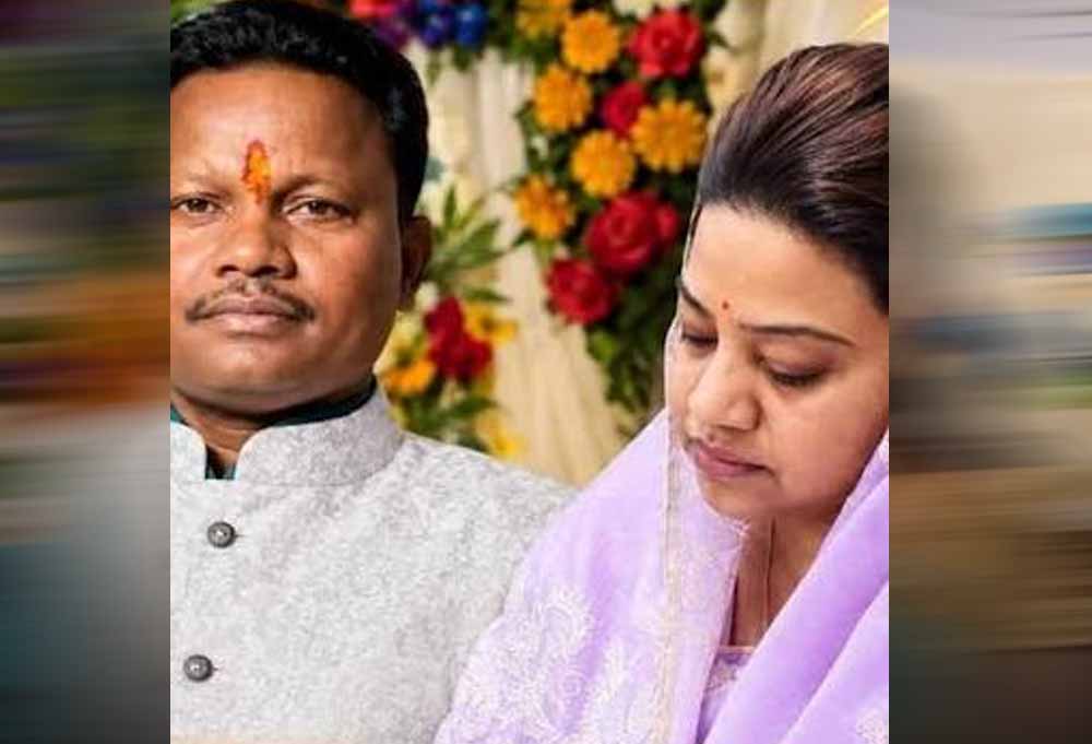 हिमाद्री सिंह और नरेंद्र सिंह मरावी का विवाह विच्छेद, आपसी सहमति से लिया अलग होने का फैसला हिमाद्री सिंह और नरेंद्र सिंह मरावी का विवाह विच्छेद, आपसी सहमति से लिया अलग होने का फैसला