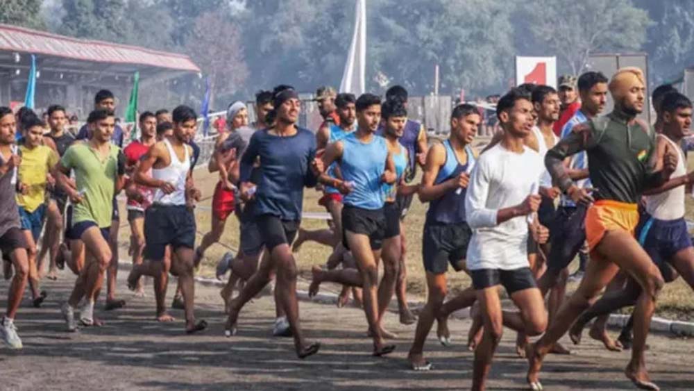 UP पुलिस भर्ती: 32,679 पदों के लिए PET 1 अक्टूबर से, जानें दौड़ का नियम