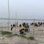 500 मीटर तटबंध ध्वस्त, रेलवे लाइन पर मंडराया खतरा; राघोपुर में स्थायी समाधान की मांग