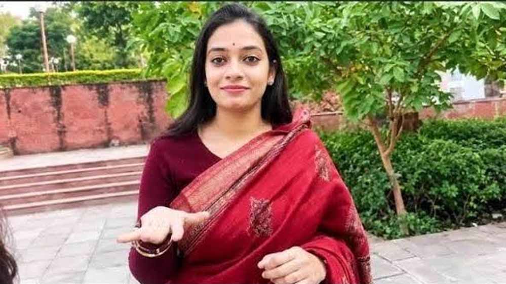 भोपाल के फर्जी IAS केस में बड़ा मोड़, पीड़िता से रिश्वत मांगने का आरोप; ASI और हवलदार पर कार्रवाई भोपाल के फर्जी IAS केस में बड़ा मोड़, पीड़िता से रिश्वत मांगने का आरोप; ASI और हवलदार पर कार्रवाई