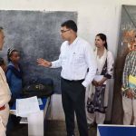 पौधरोपण कर विद्यार्थियों को दें देखभाल की जिम्मेदारी-कलेक्टर