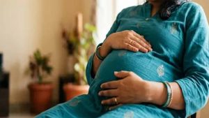 प्रेग्नेंसी में उल्टी से इतना डर लगा कि महिला ने लिया अबॉर्शन का फैसला, बताई पूरी कहानी