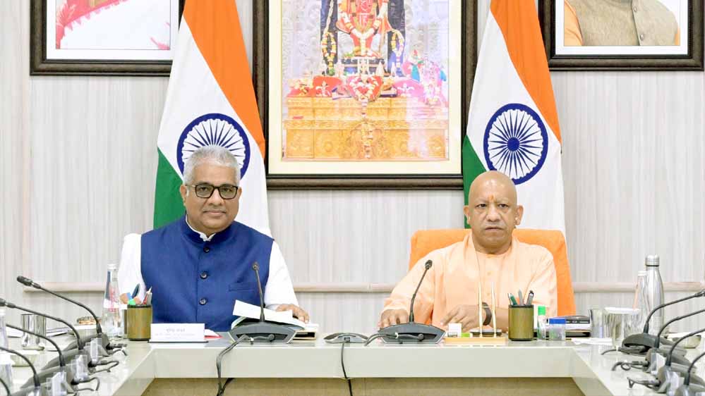 मुख्यमंत्री आवास पर सीएम योगी के साथ बैठक में शामिल हुए केंद्रीय पर्यावरण मंत्री भूपेंद्र यादव