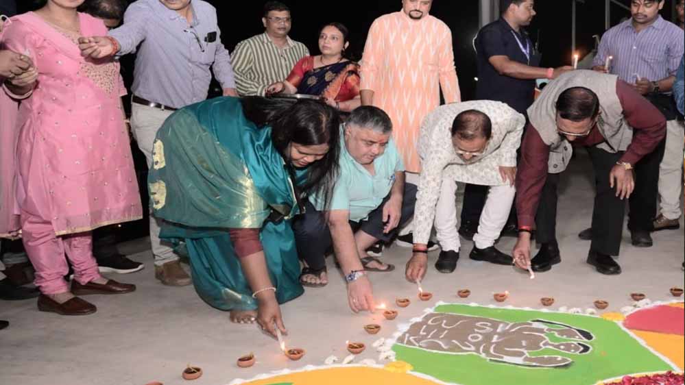 सरगुजा में जलाया गया ‘आशीर्वाद का दीया’, सेवा-संकल्प के साथ गूंजा एकजुटता का संदेश