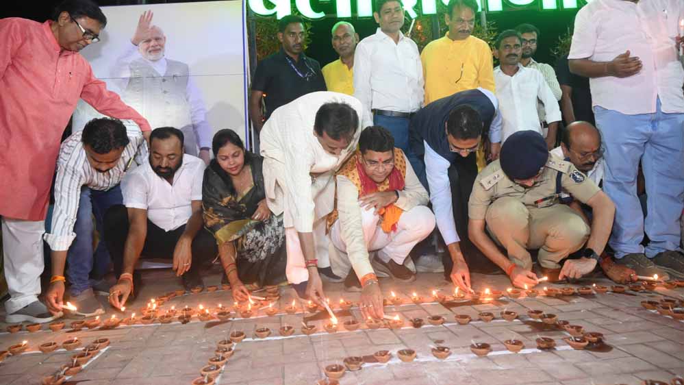 प्रधानमंत्री के 25 वर्षों के सेवाकाल पर बलौदाबाजार में ‘सेवा संकल्प अभियान’ का भव्य आगाज प्रधानमंत्री के 25 वर्षों के सेवाकाल पर बलौदाबाजार में ‘सेवा संकल्प अभियान’ का भव्य आगाज
