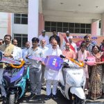 10 मेधावी छात्रों को मिली स्कूटी की सौगात, मुख्यमंत्री स्कूटी योजना के तहत वितरण