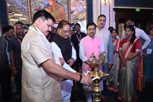 मुख्यमंत्री विष्णु देव साय ने खनिज विकास के प्रति राज्य की प्रतिबद्धता पर दिया जोर मुख्यमंत्री विष्णु देव साय ने खनिज विकास के प्रति राज्य की प्रतिबद्धता पर दिया जोर