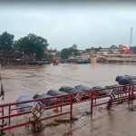 रामघाट की 300 दुकानें पानी में डूबीं, मंदाकिनी उफान पर; सतना के 36 गांवों में चेतावनी