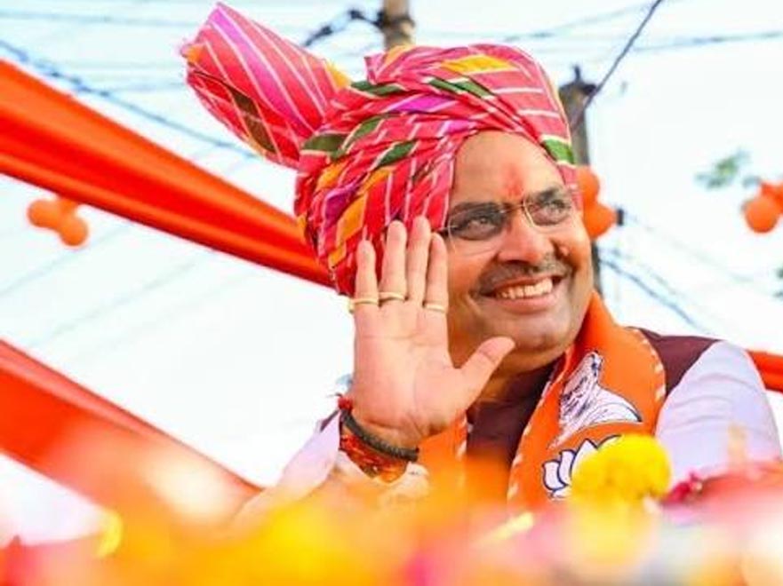 उदयपुर में CM भजनलाल का शक्ति प्रदर्शन, रोड शो से BJP ने शुरू किया चुनावी अभियान उदयपुर में CM भजनलाल का शक्ति प्रदर्शन, रोड शो से BJP ने शुरू किया चुनावी अभियान