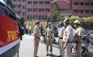 ‘दिल्ली बनेगा खालिस्तान’ धमकी से सनसनी, कई स्कूलों को भेजे गए धमकी भरे संदेश ‘दिल्ली बनेगा खालिस्तान’ धमकी से सनसनी, कई स्कूलों को भेजे गए धमकी भरे संदेश