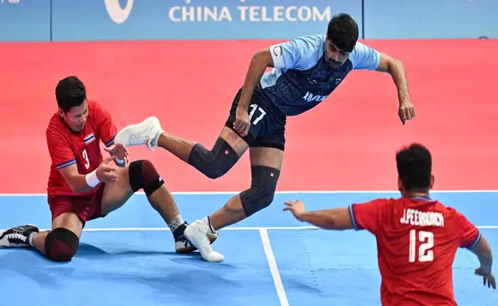 भारत ने जापान को बुरी तरह हराया, 49-24 की शानदार जीत के साथ Asian Games में कबड्डी अभियान शुरू भारत ने जापान को बुरी तरह हराया, 49-24 की शानदार जीत के साथ Asian Games में कबड्डी अभियान शुरू