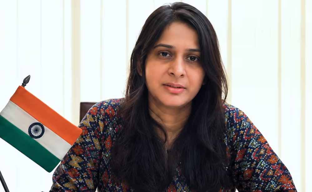 डॉक्टरी छोड़ UPSC में हासिल की रैंक 1, हरियाणा की शेना अग्रवाल बनीं IAS