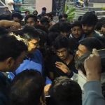 मेस के खाने को लेकर भड़के 200 छात्र, देर रात सड़क पर उतरे; अधिकारियों ने पहुंचकर संभाला मामला