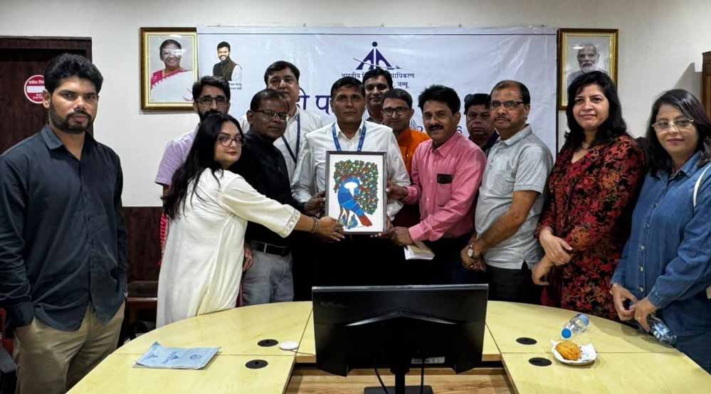 जम्मू एयरपोर्ट के आधुनिकीकरण की जानकारी लेने पहुंचा मीडिया दल