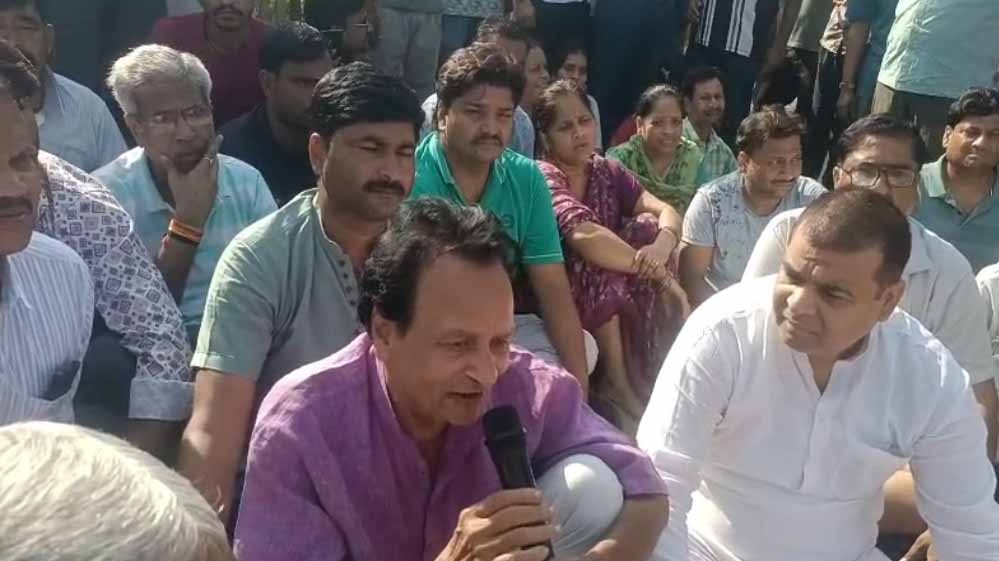 जुआ फड़ से भागे दुकानदार की संदिग्ध मौत, पुलिस पर पिटाई का आरोप जुआ फड़ से भागे दुकानदार की संदिग्ध मौत, पुलिस पर पिटाई का आरोप