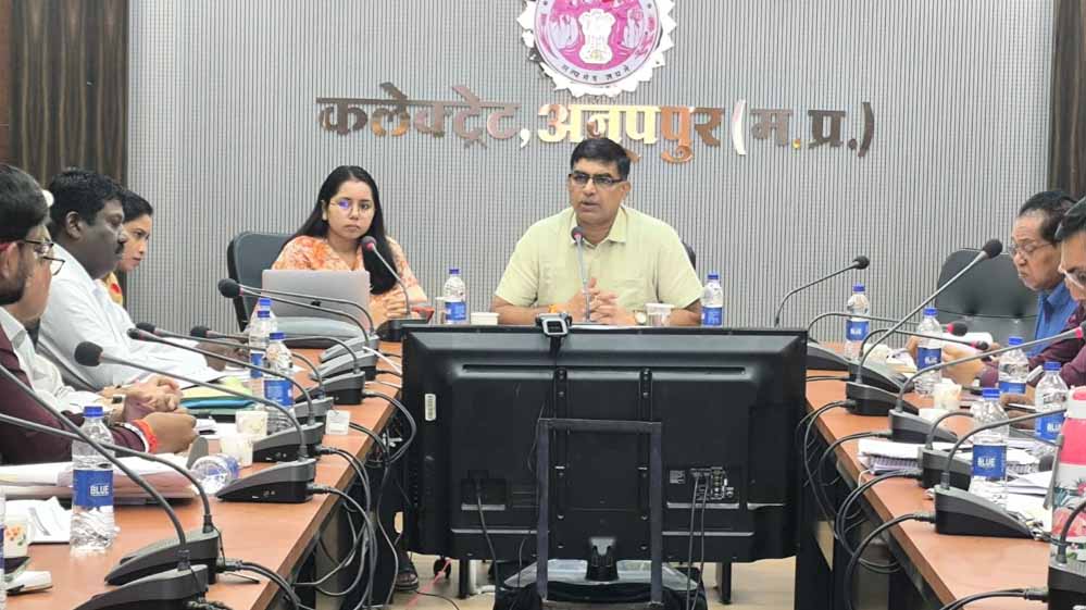 गुणवत्ता युक्त जलापूर्ति की निरंतरता तथा संचालन निगरानी सुनिश्चित करें – कलेक्टर