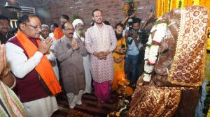 मदकूद्वीप में CM साय ने किया कन्या पूजन, प्रदेश की सुख-समृद्धि की कामना