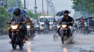 MP में भारी बारिश का अलर्ट, सतना में स्कूलों की छुट्टी बढ़ी