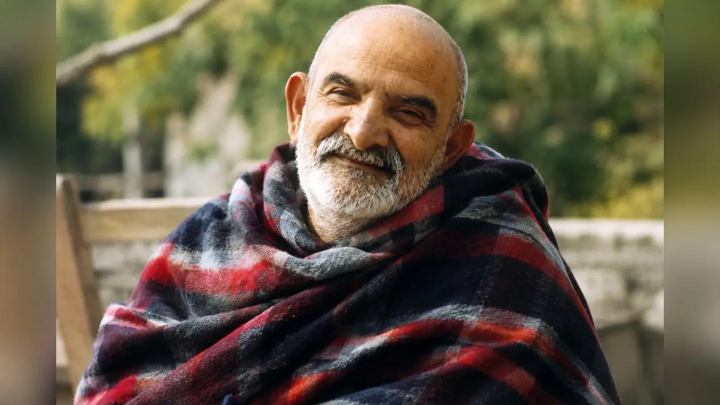 नीम करौली बाबा की सीख: कर्म करते रहें, हर चीज को कंट्रोल करने की जिद छोड़ दें, तभी मिलेगा सुकून