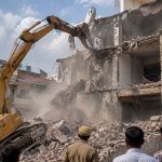 सुप्रीम कोर्ट की मेरठ पर फटकार से लखनऊ की खुली पोल, शहर में 30 हजार अवैध भवन सुप्रीम कोर्ट की मेरठ पर फटकार से लखनऊ की खुली पोल, शहर में 30 हजार अवैध भवन
