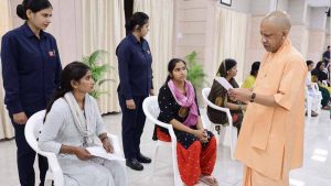 रायबरेली से आए बुजुर्ग की पीड़ा सुन मुख्यमंत्री ने तत्काल दोषियों पर कार्रवाई का दिया निर्देश