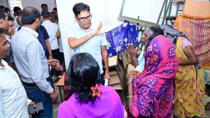 बाढ़ प्रभावितों के बीच पहुंचे वित्त मंत्री ओपी चौधरी, जाना लोगों का हाल