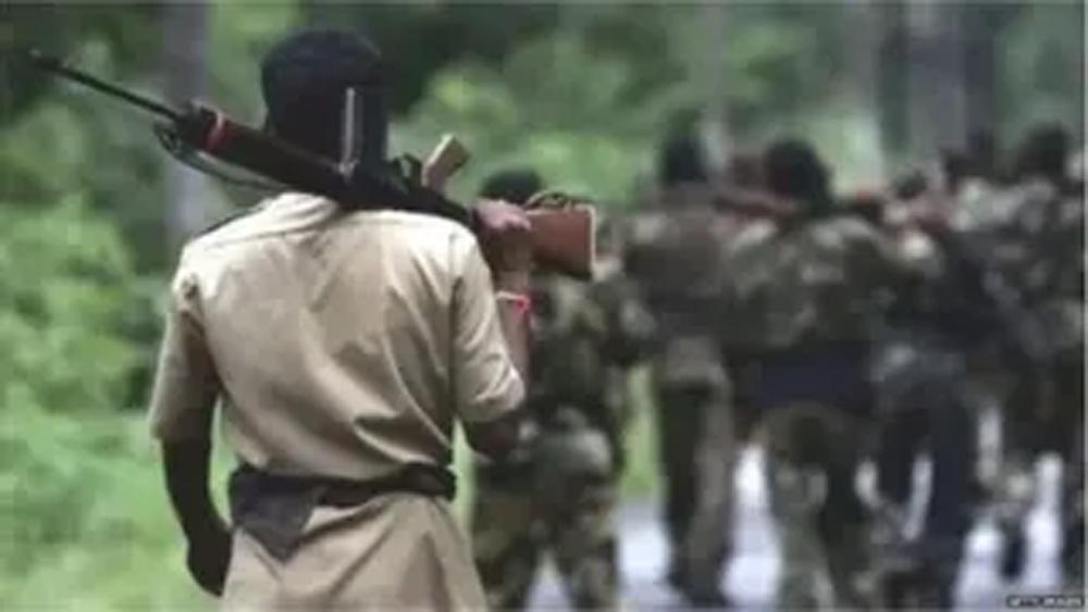 2.20 करोड़ के इनामी माओवादी असीम मंडल का सरेंडर, झारखंड पुलिस करेगी पूछताछ 2.20 करोड़ के इनामी माओवादी असीम मंडल का सरेंडर, झारखंड पुलिस करेगी पूछताछ