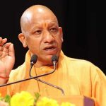 सीएम ने आउटसोर्स कर्मियों को वितरित किए बढ़ाए गए पारिश्रमिक के चेक, पांच तारीख तक सीधे अकाउंट में जाएगा पारिश्रमिक