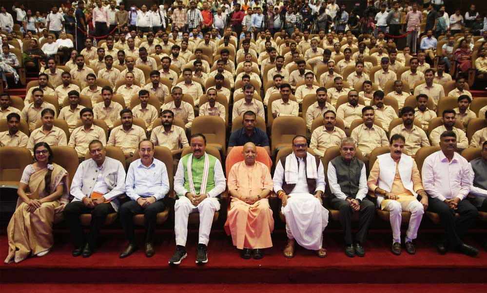 यूपी के युवाओं के लिए बड़ी सौगात, जन्माष्टमी से पहले योगी सरकार ने किए पांच बड़े ऐलान यूपी के युवाओं के लिए बड़ी सौगात, जन्माष्टमी से पहले योगी सरकार ने किए पांच बड़े ऐलान