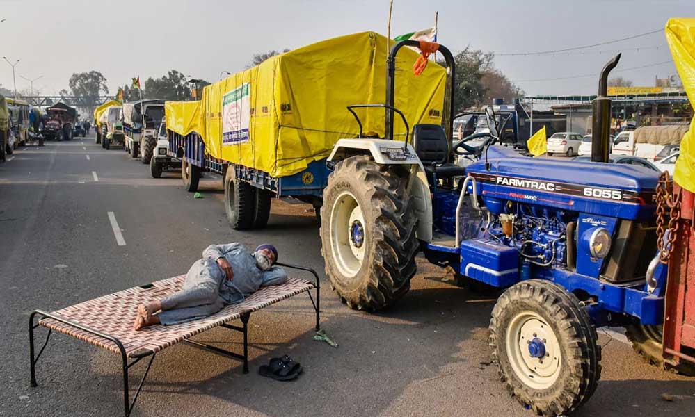 पंजाब के किसानों का चंडीगढ़ बॉर्डर पर धरना, ट्रैक्टर-ट्रॉलियों से डेरा; पुलिस ने बढ़ाई सुरक्षा पंजाब के किसानों का चंडीगढ़ बॉर्डर पर धरना, ट्रैक्टर-ट्रॉलियों से डेरा; पुलिस ने बढ़ाई सुरक्षा