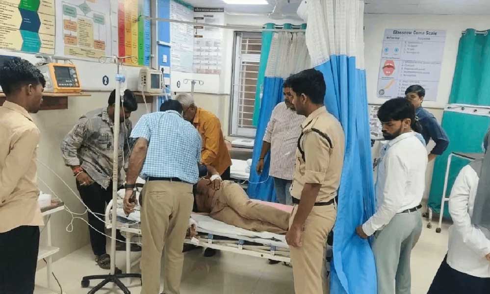 Raisen Jail Firing: कैदी ने जेल प्रहरी पर चलाई गोली, हालत गंभीर; भोपाल किया गया रेफर