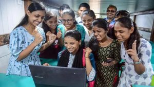 चूल्हे-चौके से लाइब्रेरी तक पहुंचीं बिहार की महिलाएं, बनीं ‘डिजिटल एडुप्रेन्योर’; 61% छात्राएं उठा रहीं लाभ चूल्हे-चौके से लाइब्रेरी तक पहुंचीं बिहार की महिलाएं, बनीं ‘डिजिटल एडुप्रेन्योर’; 61% छात्राएं उठा रहीं लाभ