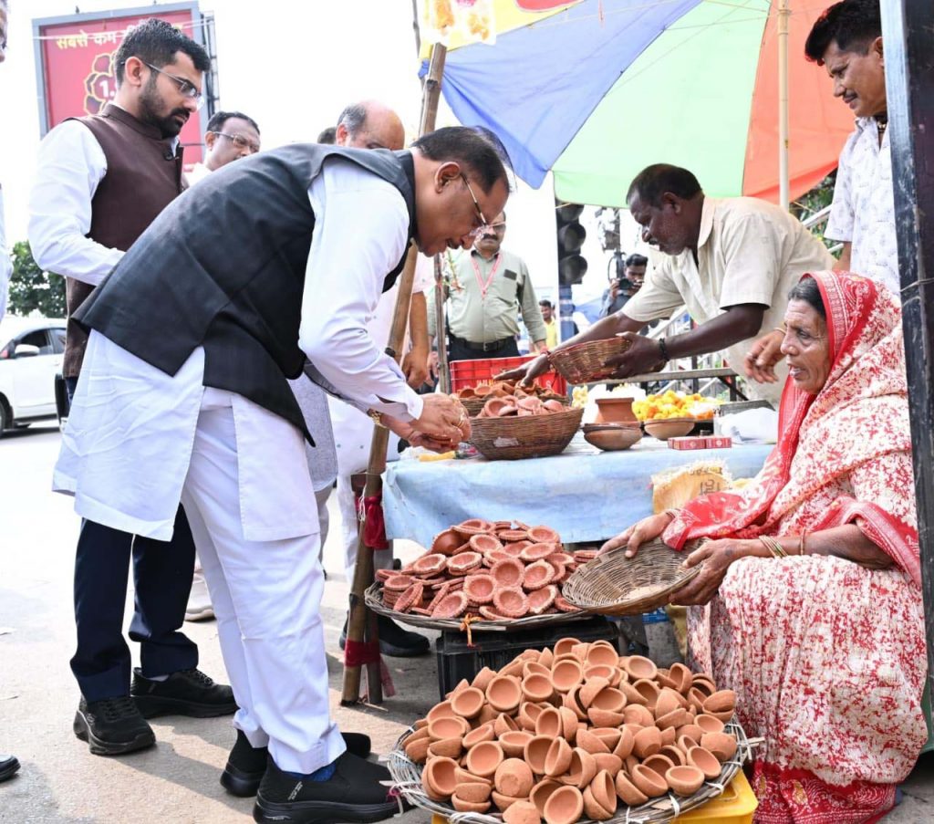 मीरा के दीये से जगेगा ‘आशीर्वाद का दीया’