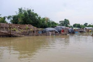 बिहार बाढ़ पर केंद्र की नजर, शिवराज सिंह चौहान ने राघोपुर में लिया हालात का जायजा