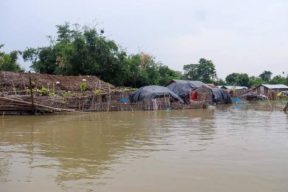बिहार बाढ़ पर केंद्र की नजर, शिवराज सिंह चौहान ने राघोपुर में लिया हालात का जायजा