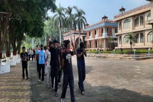 मैस में इल्लियां और फंगस लगी ब्रेड मिली, 70 किलो सामान मौके पर नष्ट मैस में इल्लियां और फंगस लगी ब्रेड मिली, 70 किलो सामान मौके पर नष्ट