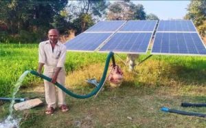 योगी सरकार में आधुनिक हो रहे राजकीय नलकूप, किसानों के खेतों तक पहुंच रहा सिंचाई का पानी