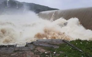 चंदौली में बाढ़ का खतरा बढ़ा! भारी बारिश के बाद तीन डैम फुल, बांधों से छोड़ा जा रहा पानी