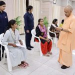 CM योगी ने जनता दर्शन में सुनी फरियाद, जमीन कब्जे पर सख्त कार्रवाई के निर्देश