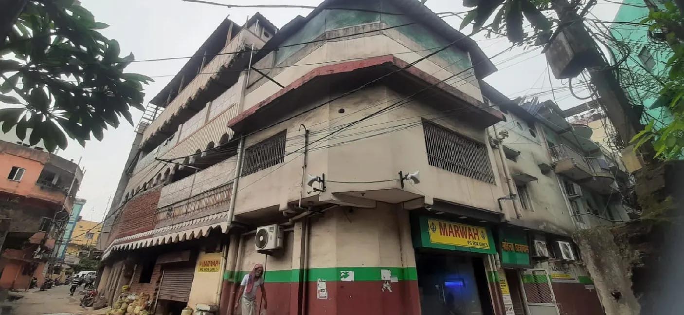 रांची में भी मंडरा रहा भवन हादसे का खतरा, गहरी खुदाई और बेसमेंट निर्माण पर उठे सवाल