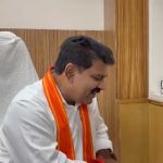 हिमांशु ने रचा इतिहास, कवर्धा मेडिकल कॉलेज में प्रवेश लेने वाला जिले का पहला छात्र बना; विजय शर्मा ने दी शुभकामनाएं
