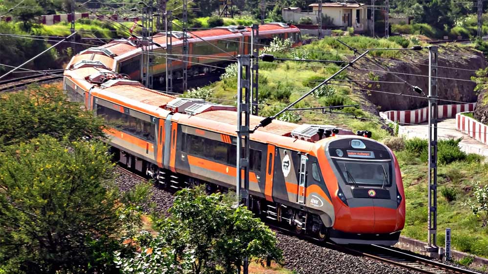 वंदे भारत स्लीपर का होगा धांसू विस्तार, 260 ट्रेनें देंगी फ्लाइट जैसी फील और लग्जरी सफर वंदे भारत स्लीपर का होगा धांसू विस्तार, 260 ट्रेनें देंगी फ्लाइट जैसी फील और लग्जरी सफर