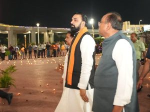 बिहार में ‘आशीर्वाद का दीया’ से सेवा संकल्प अभियान की शुरुआत, बाढ़ पीड़ितों से मिले CM बिहार में ‘आशीर्वाद का दीया’ से सेवा संकल्प अभियान की शुरुआत, बाढ़ पीड़ितों से मिले CM