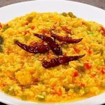 दाल-चावल में डालें सब्जियों का ट्विस्ट, संजीव कपूर से सीखें स्वादिष्ट और हेल्दी खिचड़ी बनाना