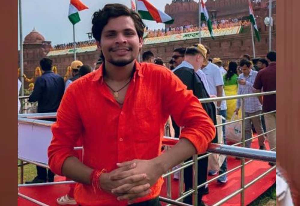 POCSO केस में FIR होते ही फरार हुआ स्वतंत्र भारद्वाज, पुलिस से बचने के लिए UP में छिपा
