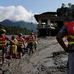तबाही के बाद राहत शिविरों में बदहाल जिंदगी, नेपाल की पीड़ित महिलाओं ने बताई दर्दनाक मुश्किलें
