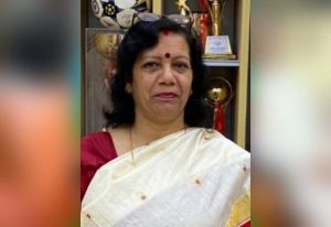 सूचनाओं के महासागर में विवेक और जीवन-मूल्यों की राह दिखाता शिक्षक सूचनाओं के महासागर में विवेक और जीवन-मूल्यों की राह दिखाता शिक्षक